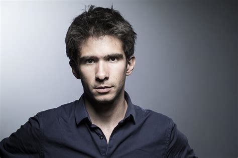Juan branco, 27, is a lawyer and holds a phd in international law. Juan Branco, gourou des "gilets jaunes" et archange de la révolution anti-Macron