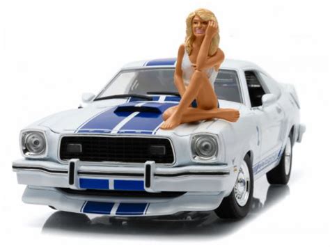 Ford Mustang Cobra Ii Charlies Angels Met Farrahfiguur