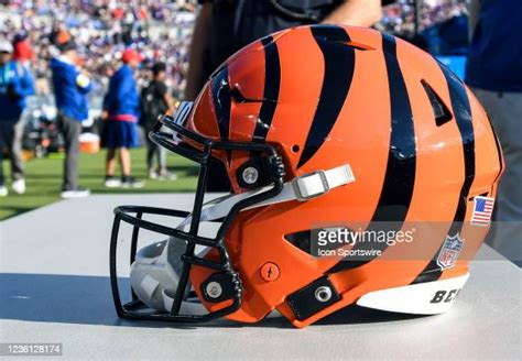 Bengals Helmet Photos And Premium High Res Pictures Getty Images