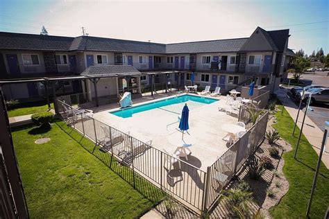 Motel 6 Sacramento Central Pool Pictures And Reviews Tripadvisor
