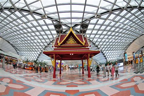 مطار سوفارنابومي الدولي يكتب باللغة تايلندية ทาอากาศยานสวรรณภม المطار الدولي الرئيسي