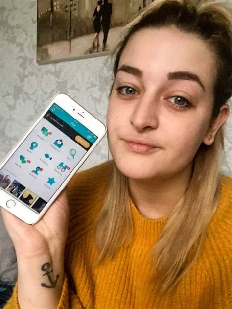 single mum called out on dating app for wiping son s a ladbible