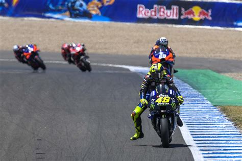 Gejolak yang terjadi di tim yamaha tersebut turut mengundang perhatian dari petinggi garasi juara bertahan motogp, repsol honda. motogp-valentino-rossi-yamaha-m1-jerez-spanish-gp-1 ...