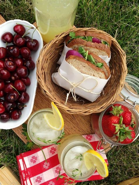 10 Beautiful Picnic Food Ideas For Couples 2023