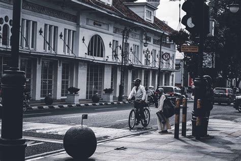 Travel And Living 5 Fakta Tentang Jalan Braga Di Bandung Yang Anda Perlu Tahu Alinear