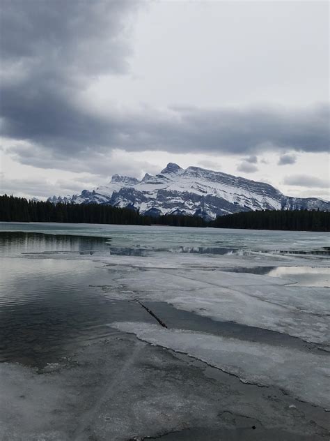Half Frozen Lake In Banff National Park Alberta Canada Oc 4032x3024