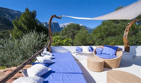 Find the best beaches in sardinia and plan a perfect 2019 summer trip. 17 Top-Rated Hotels & Resorts in Sardinia | PlanetWare