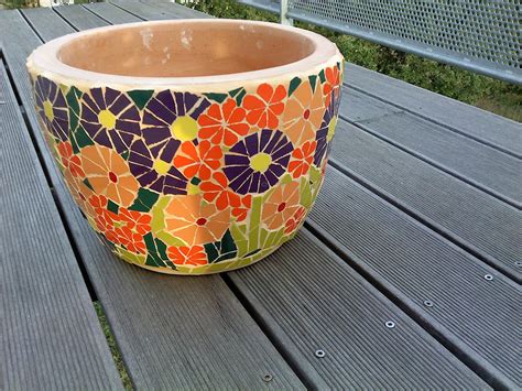 Découvrez nos 24 idées pour décorer vos pots de fleurs ! Pots de Fleur Intérieurs Extérieurs - Rubrique "Décoration Maison" - DécoMosaïco