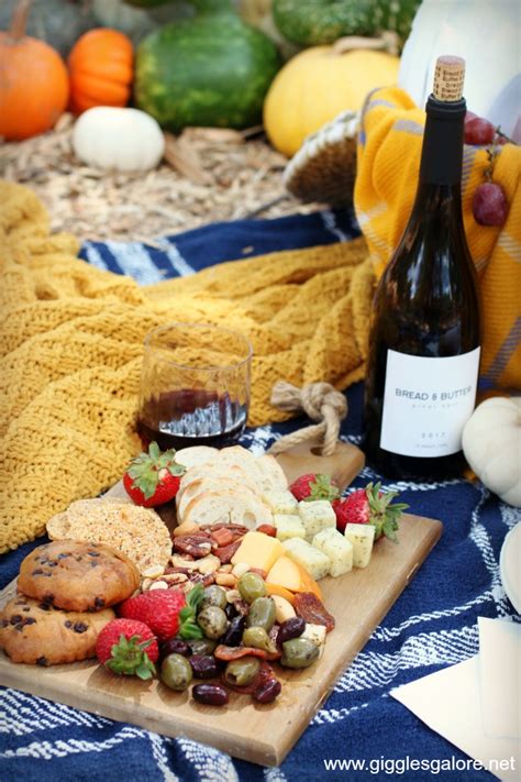 How To Plan The Perfect Fall Picnic Date Giggles Galore