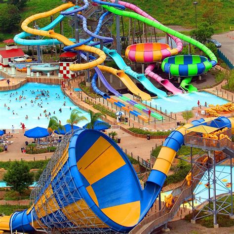 Splash Down At The Best Waterparks Across The Midwest