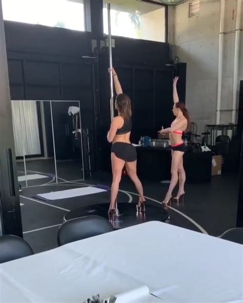 Jennifer Lopez Pole Dancing Stripper 8