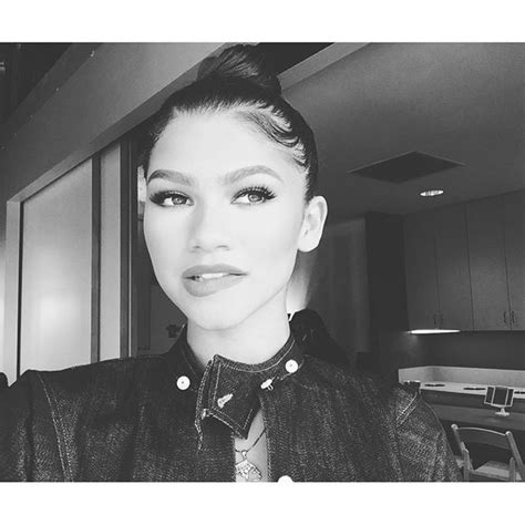 Zendayas Sexiest Instagram Pictures Popsugar Celebrity