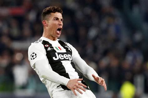 He also became the first player to score in 10 consecutive international competitions and the athlete with more goals in any. Cristiano Ronaldo está obsesionado con el deporte ...