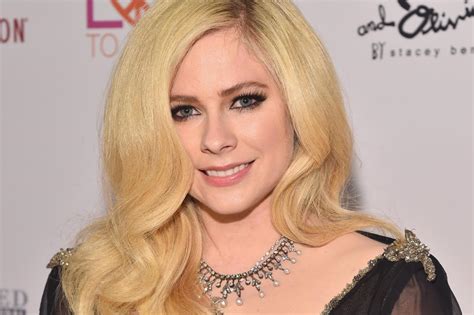 Avril lavigne has confirmed her new album is complete and will be . Avril Lavigne bio, age, networth, wiki, boyfriend, dating ...