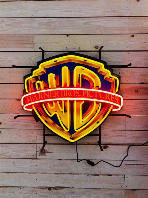 Neon sign Warner Bros - StefVintageStore