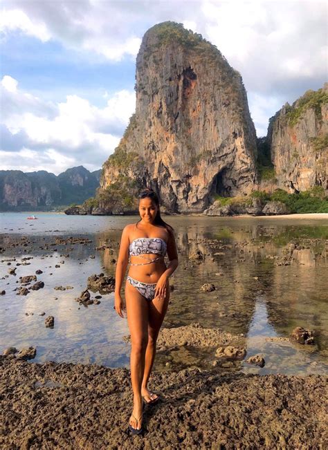 Single Holiday For Men In Thailand With Sexy Travel Companion