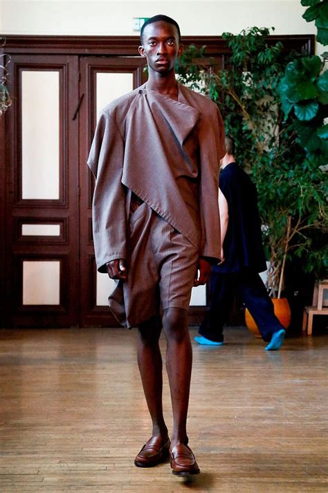 Innovative Minimalist Avant Garde Hed Mayner At Paris Mens Fashion Week