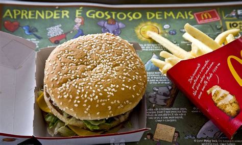 Burger King faz campanha por parceria com McDonald's, que diz não