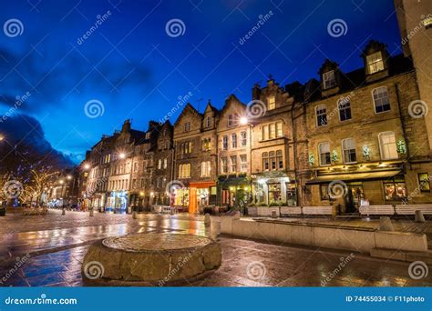 Street View Of The Historic Old Town Edinburgh Editorial Stock Image