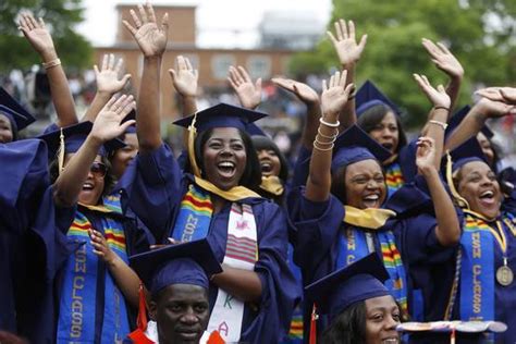 Historically Black Colleges Offer Rewards For Those Who Finish Study Finds Wsj