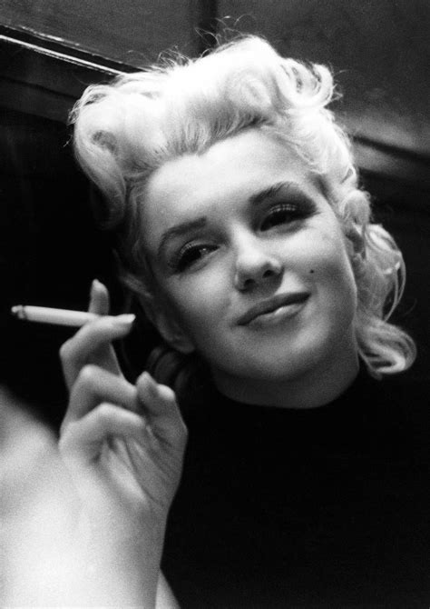 Marilyn Monroe Smoking Wallpapers Top Free Marilyn Monroe Smoking Backgrounds Wallpaperaccess