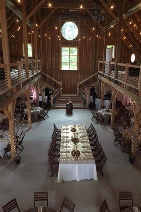Plan the perfect barn wedding on our 77 acres of picturesque rolling hills nestled between lake george and lake champlain. Mapleside Farms: Barn Weddings | Get Prices for Wedding ...
