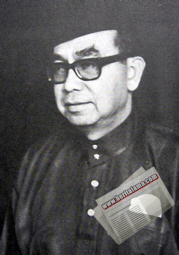 Abdul razak hussein in biographical summaries of notable people. Berita Lama | Your Blog Description