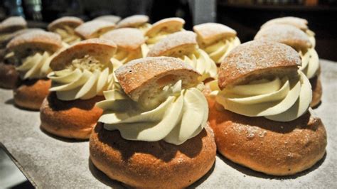 Vælg mellem et stort udvalg af lignende scener. 5 Desserts that will make you wish you were Swedish ...