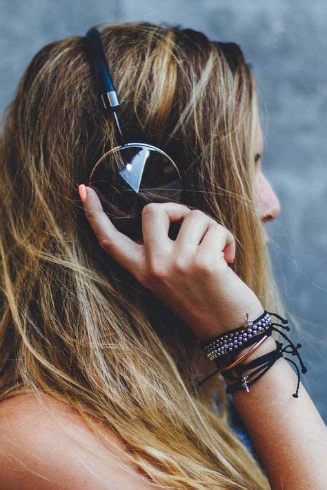 250 Off World Ideas Girl With Headphones Headphones Music Photoshoot
