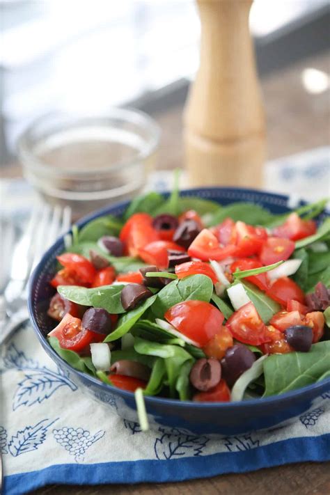 Summer Spinach Salad With Tomato Aggies Kitchen