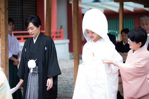 You Can Expect These 6 Customs At A Traditional Japanese Wedding