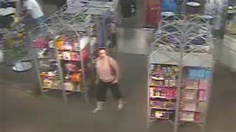 Okc Police Release Pictures Of Identity Theft Suspect