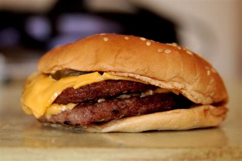 Use This Trick To Get A Freshly Prepared Mcdonald S Burger Every Time