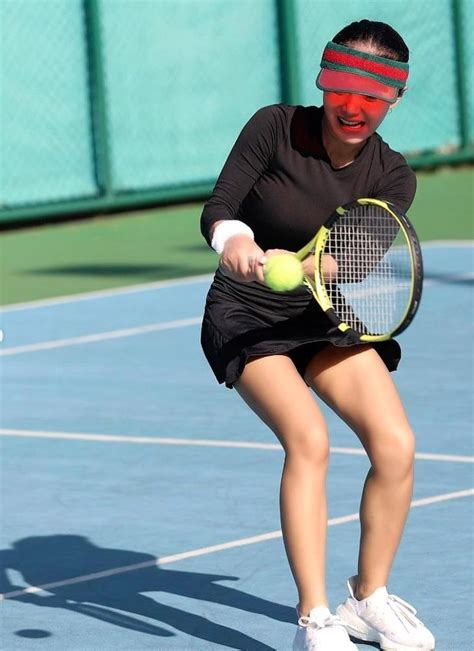 Potret Wulan Guritno Main Tenis Saat Mengayunkan Raket Netizen Sebut My Xxx Hot Girl
