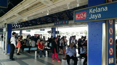 Sementara lrt kelana jaya memiliki jalur di bawah tanah, tepatnya dari stasiun masjid jamek sampai ampang park. Kelana Jaya LRT Station - klia2.info