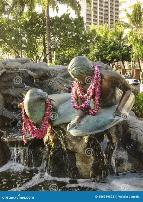 Makua And Kila Statue At Waikiki, Honolulu, Oahu, Hawaii Editorial