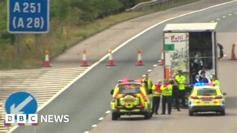 Operation Stack M20 Drivers Face 18 Hour Queues Bbc News