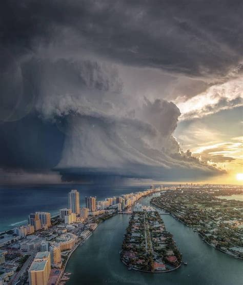Beautiful Yet Scary In 2020 With Images Clouds Storm Photography
