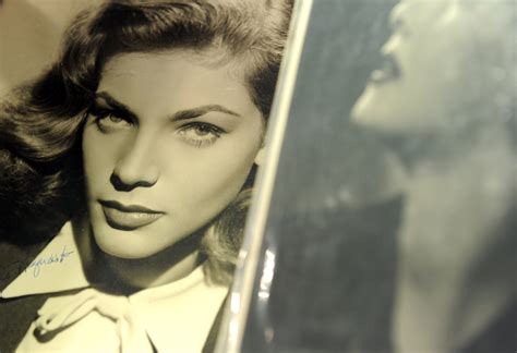 Lauren Bacall Dies At 89 In A Bygone Hollywood She Purred Every Word The New York Times