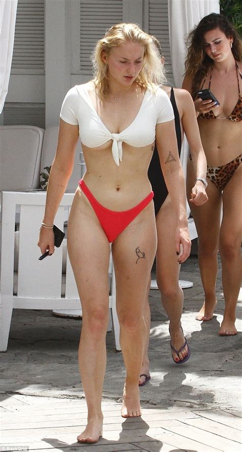 Sophie Turner Flaunted Her Phenomenal Figure In Tint Red Bikini Bottoms