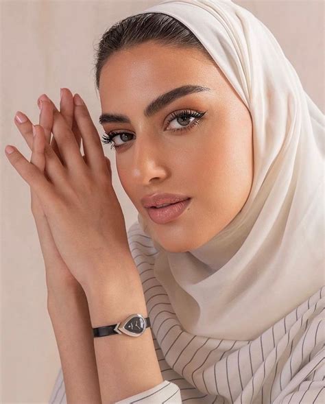 Pin By Amelie La Mort On Head Wear Covering Hijab Makeup Arab
