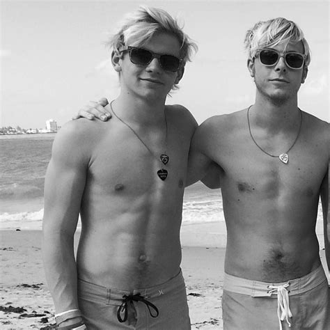 The Stars Come Out To Play Ross Lynch New Shirtless Pics