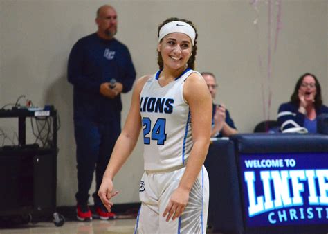 Moran Scores 28 To Tally 1 000 Career Points Linfield Christian Athletics