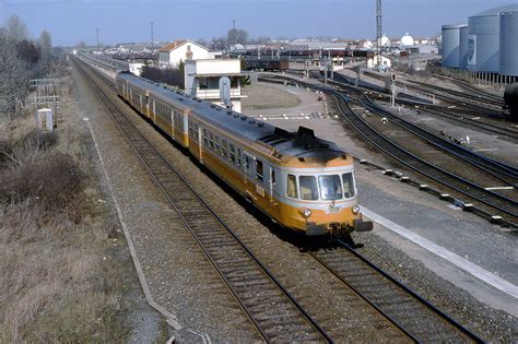 Profitez de notre emplacement pratique entre aéroport et ville point de départ pour vous rendre dans le parc des volcans, le puy de dôme et sa vue panoramique. X 2700 - Bordeaux - Clermont-Ferrand - Lyon - rail4402