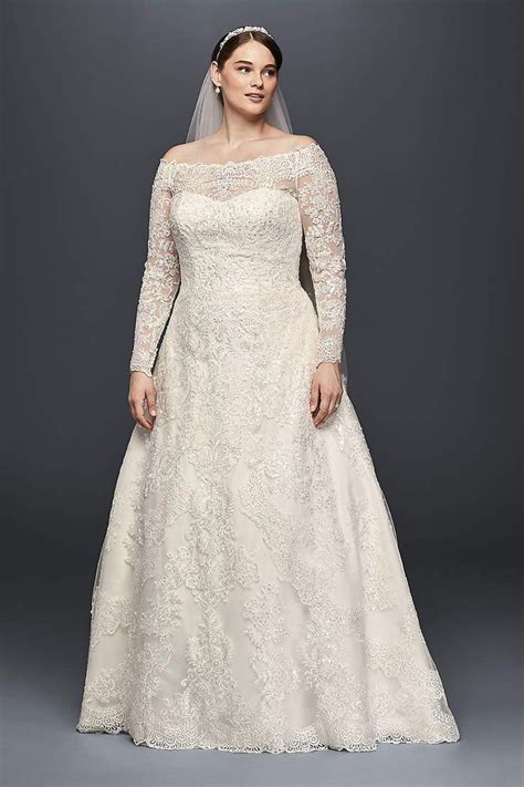 David S Bridal Has Beautiful Plus Size Wedding Dresses That Come In A Variety Of Sizes Plus