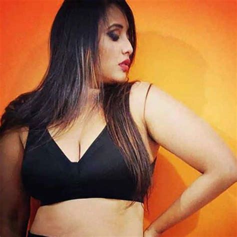 Khatron Ke Khiladi 10 Contestant Rani Chatterjee Raises The Temperature With Her Swimsuit Pictures