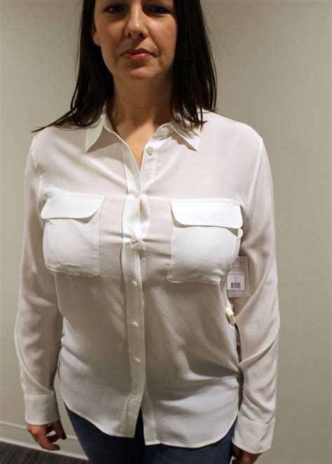 Женская грудь в блузке 95 фото