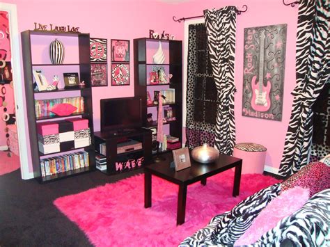 Check out the wide range of home furnishings and choose something for yourself! Fashionable Teen Hangout Lounge - Design Dazzle