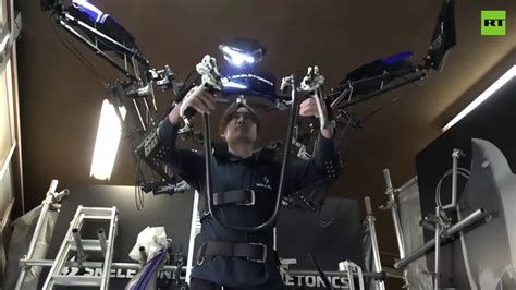 Japanese Company Makes Giant Exoskeleton Suit Real Youtube