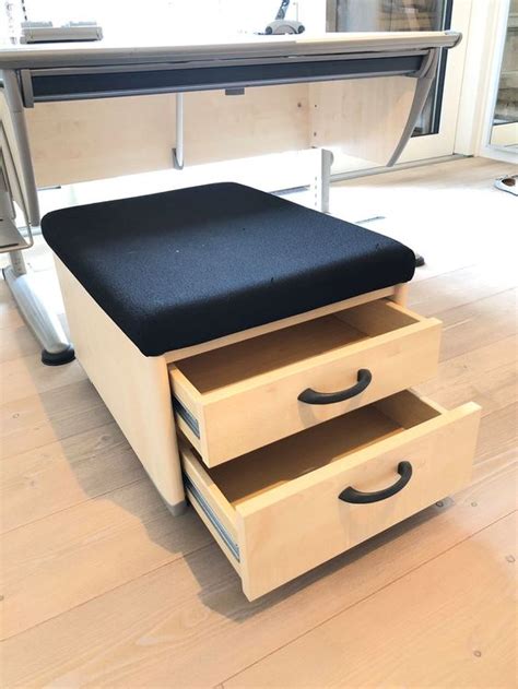 Mit viel stauraum, einem geräumigen kabelkanal, einer vielfältigen auswahl an farben und durch seine anpassung an verschiedene… moll aktionspaket: MOLL Pult Kinder Schreibtisch Lampe kaufen auf Ricardo